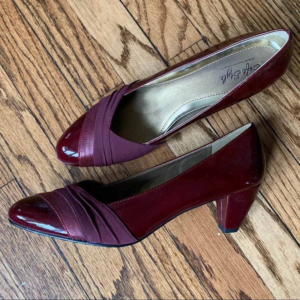 Maroon heels 👠